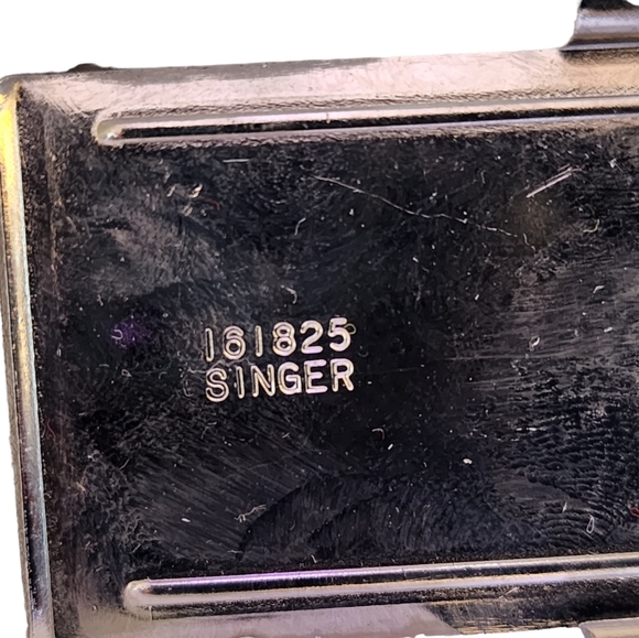 Vtg Singer Professional Buttonholer Sewing Machine Slant Needle Zig-Zag 102577 - Picture 9 of 16
